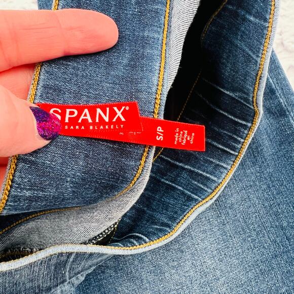 SPANX Women's Distressed Ankle Skinny Jeans Small Medium Wash Pull On Shaping - Picture 6 of 10